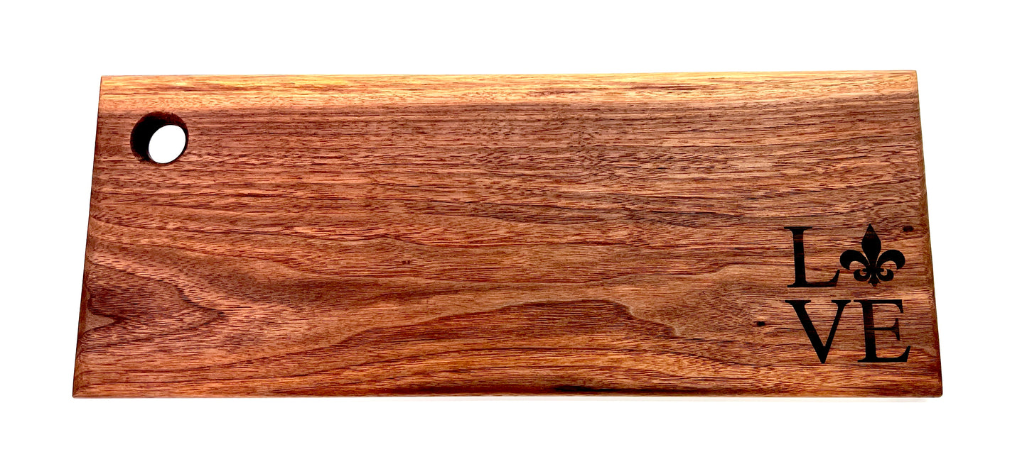 Louisiana Love Charcuterie Board (Walnut), handmade by Southern Creative Studio in New Orleans – detail